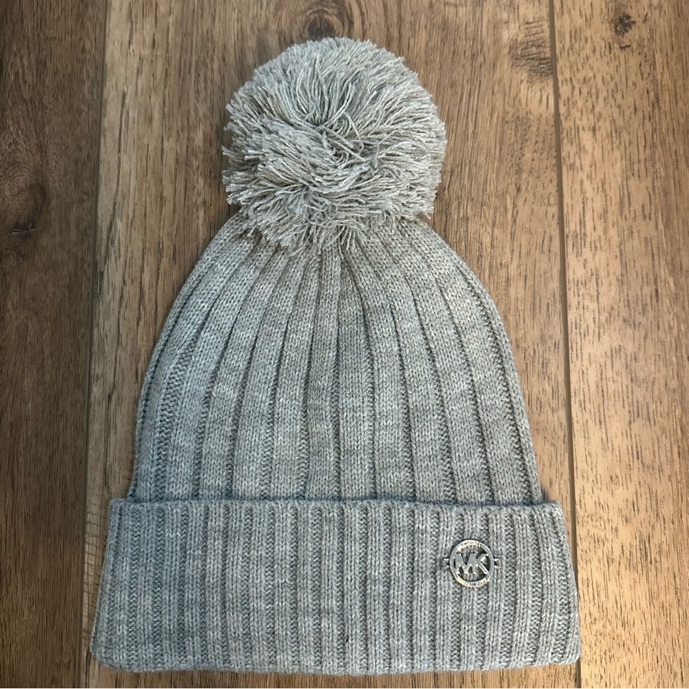 NEW! Michael Kors Gray Knit Beanie‎ with Pom Pom, Authentic, Neutral, Gift